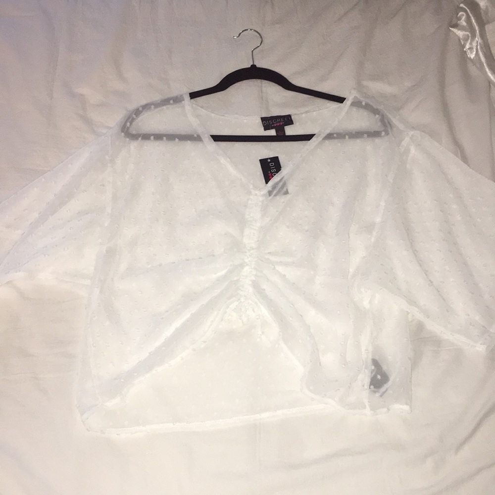 Discreet white blouse size L